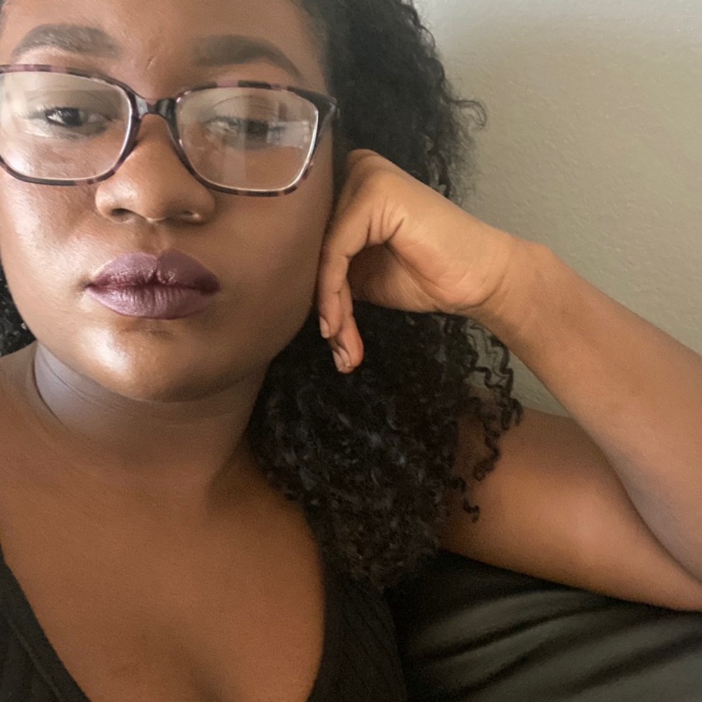 Meet your Posher, Demetra